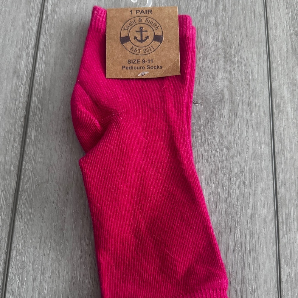 PINK PEDICURE SOCKS